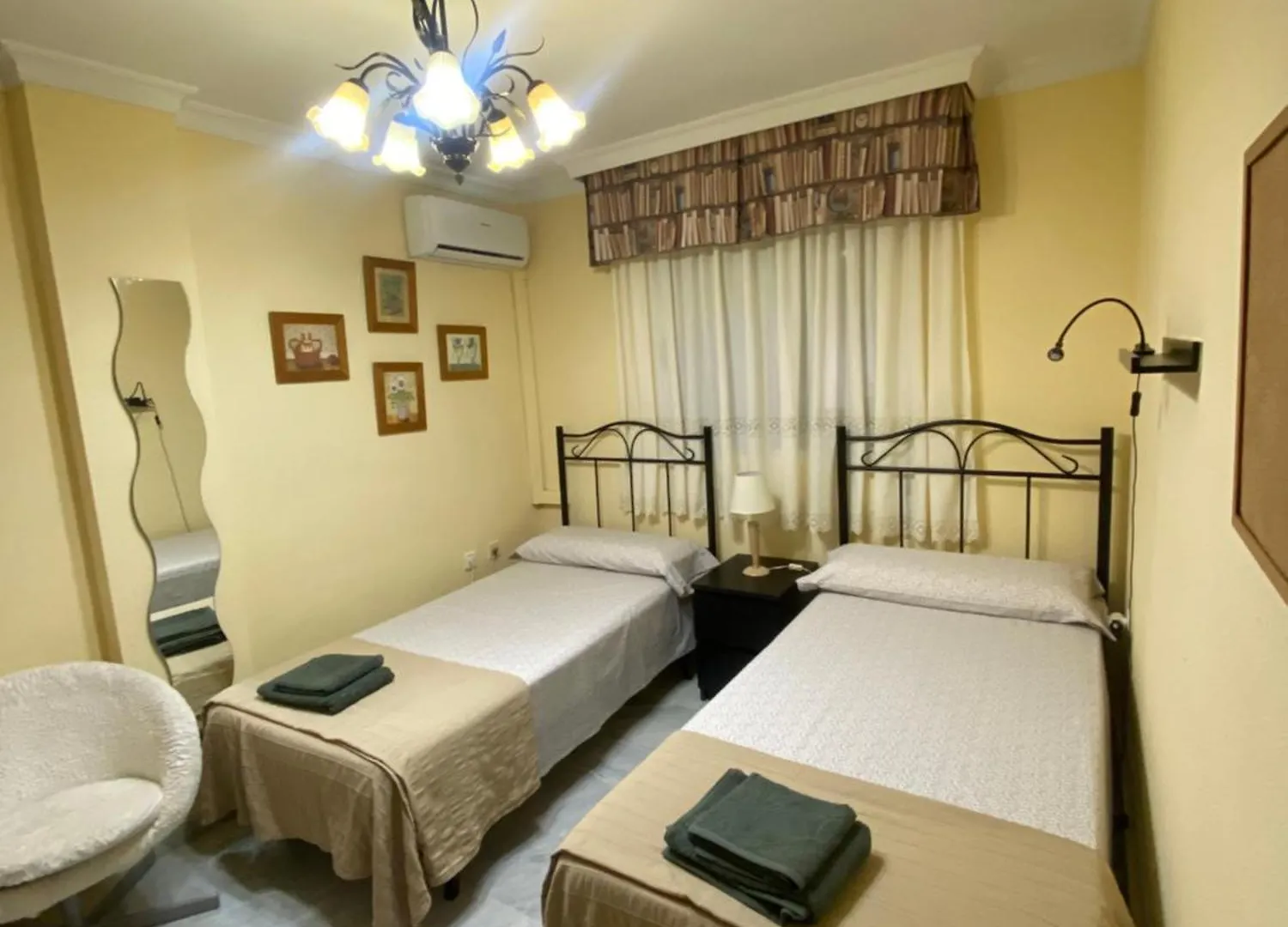 Alojamientos Manu Malaga Homestay